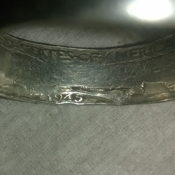 Ring - Picture 3 of 3